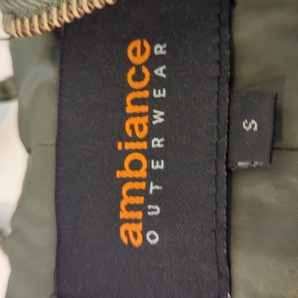 Women's jacket - Picture 2 of 5